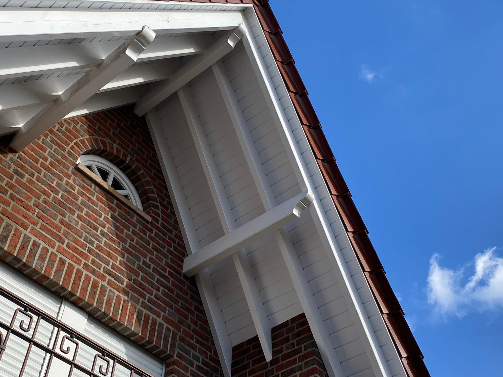 Reinigung von Dach&uuml;berst&auml;nden in Rheine: Sauberkeit bis zum Rand.